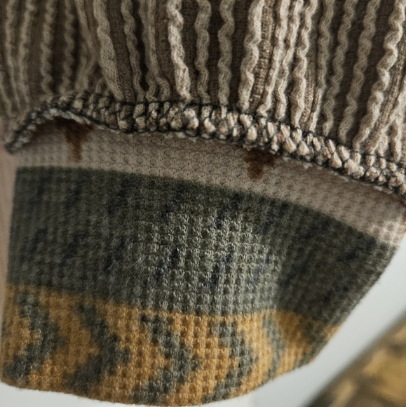 Tribal Patterned Knit Long Sleeve - Picture 6 of 7